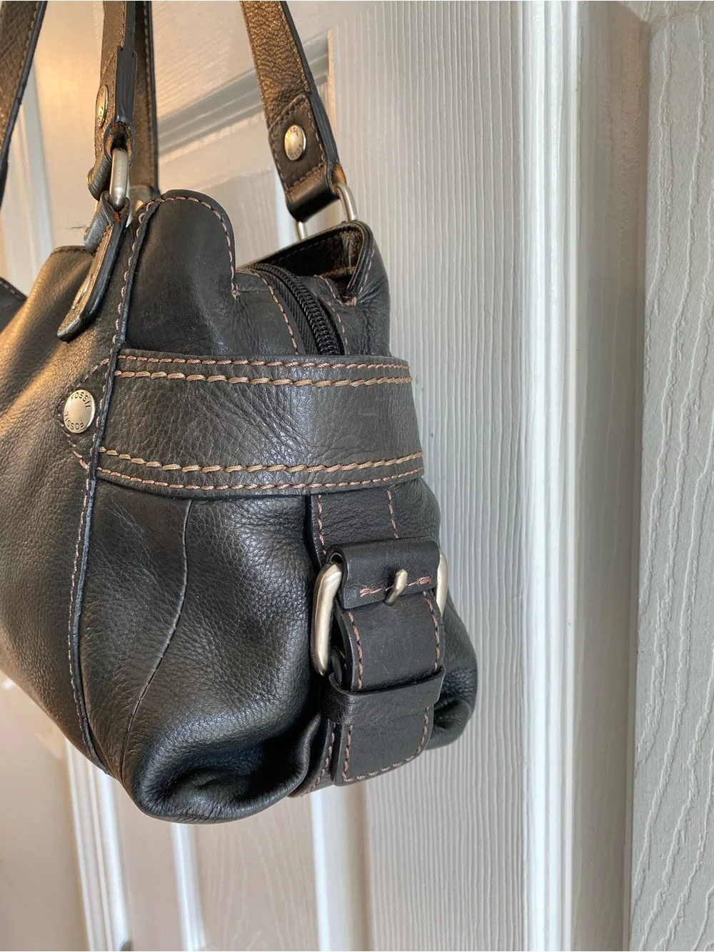 Vintage Fossil Satchel great condition clean interior medium size real leather